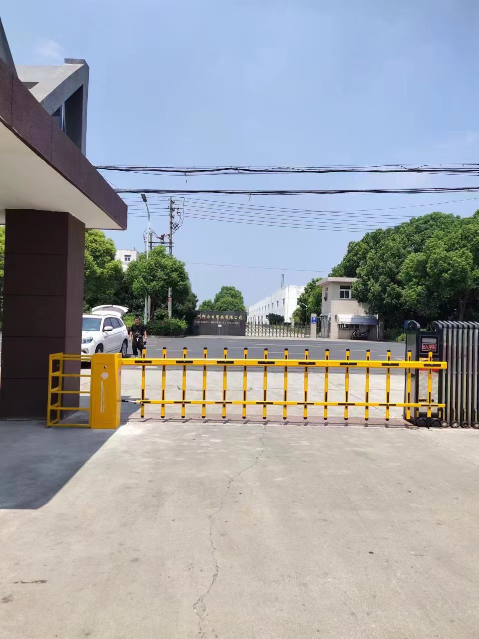 六合区道闸